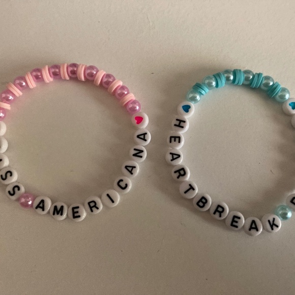 Taylor Swift Miss Americana & The Heartbreak Prince Friendship Bracelet Set - Picture 4 of 5